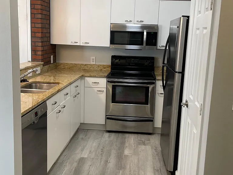 14 W Russell St — Photo 5