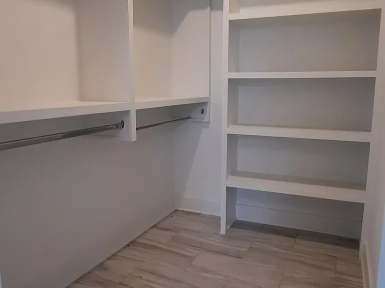 490 W Trinity Ln — Photo 30