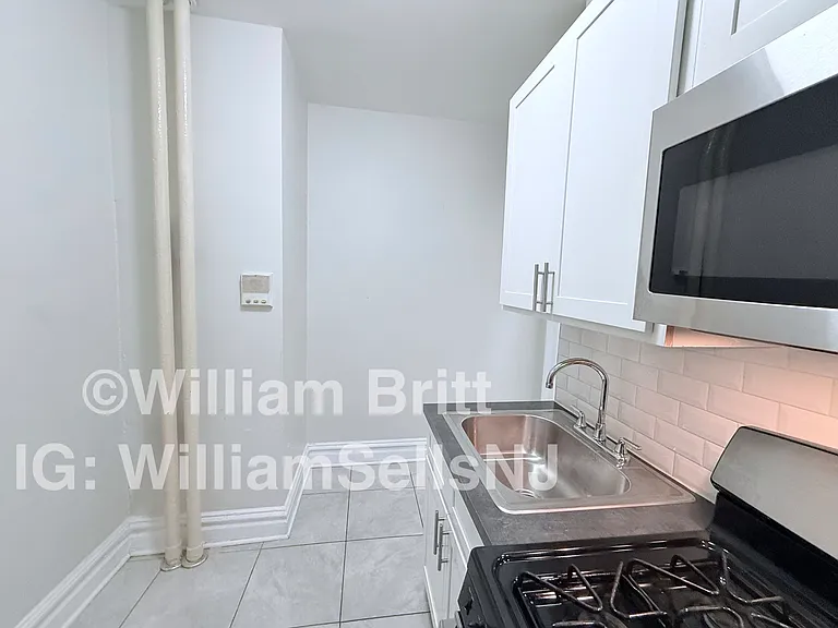 125-127 Corbin Ave #303 — Photo 2