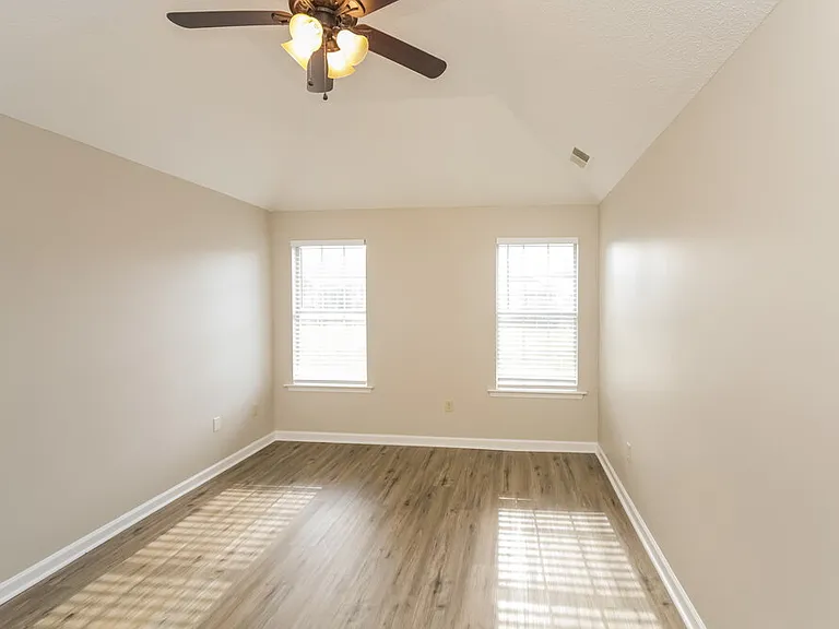 7203 Fox Creek Dr — Photo 10