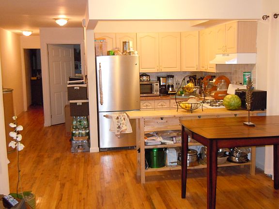 1FL Dinning/Kitchen Combo