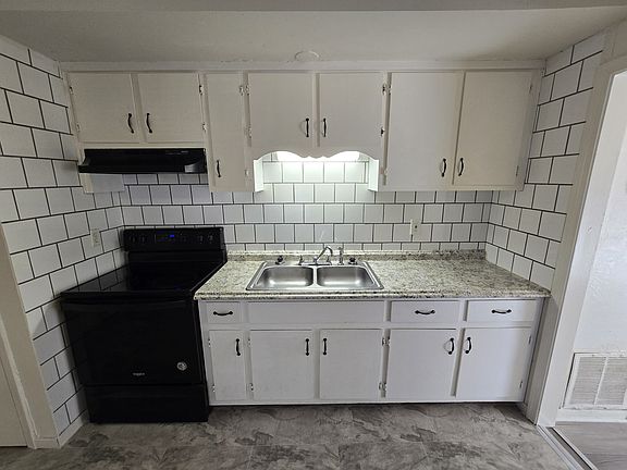 3rd image of 661 Pegram St