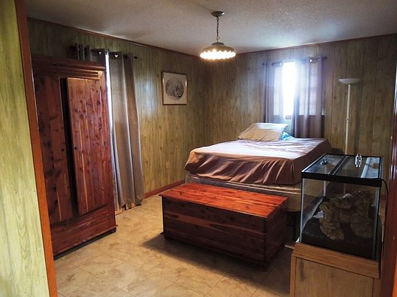 5th image of 421 Oak Ave