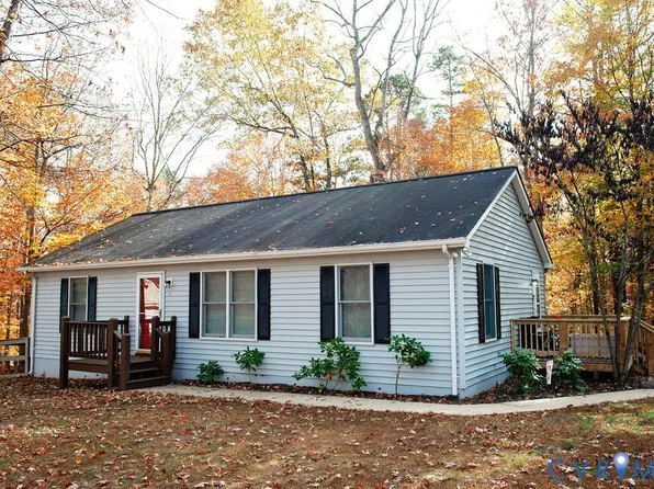 7 Mechunk Ter, Palmyra, VA 22963