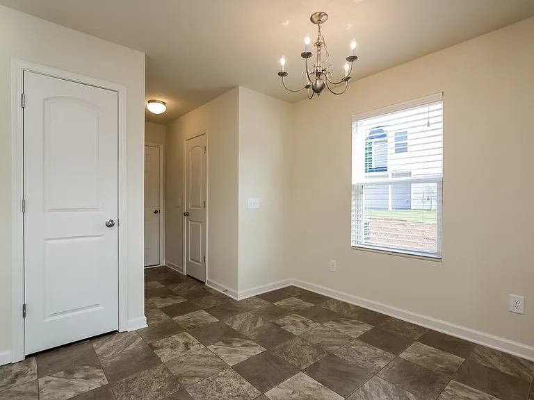 16 Everett Cir — Photo 6