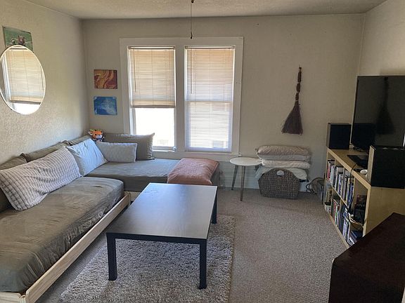 2nd image of 409 Lakeway Dr #201