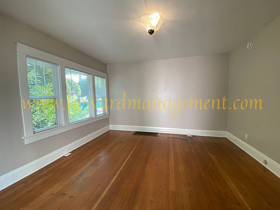 4th image of 133 E Club House Ave #135