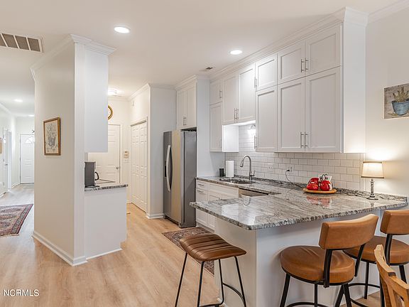 4th image of 125 Kellerton Court