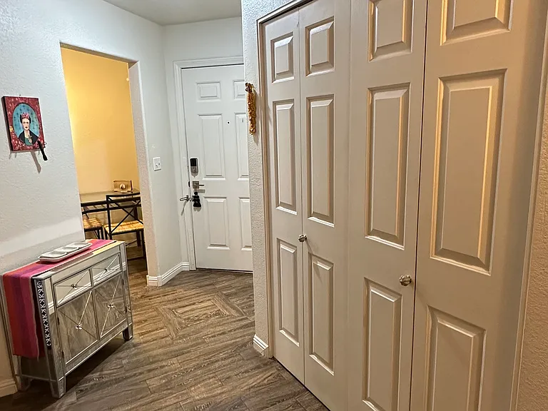8433 Pacific Fountain Ave — Photo 4