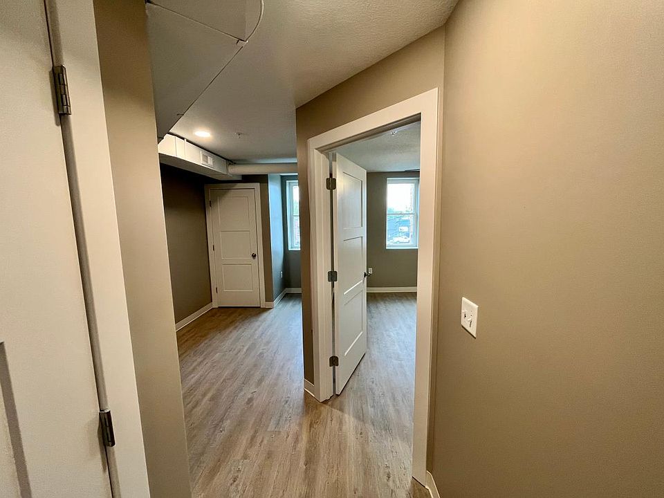2nd image of 20 S Silver St #2E