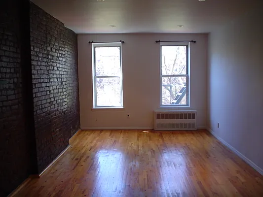 Rented by Chartwell Manhattan Realty | media 13