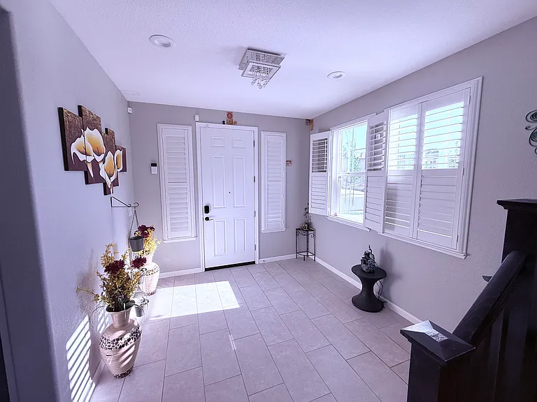 630 W Huntington Ave — Photo 26
