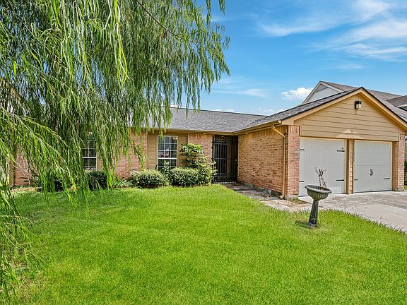 3rd image of 11414 Chelsea Walk Dr