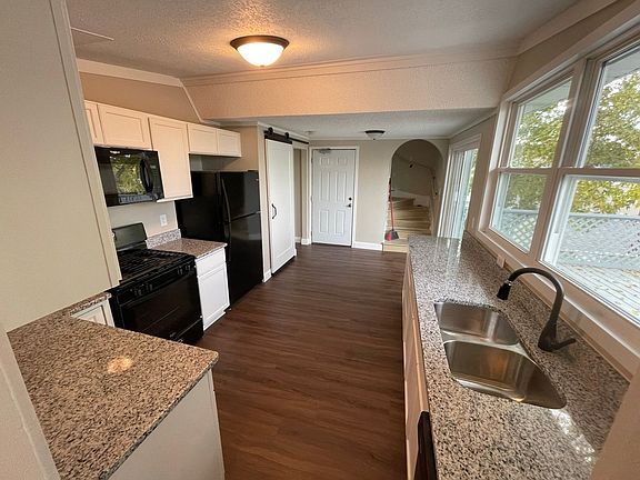 2nd image of 277 Aurora Ave APT 3