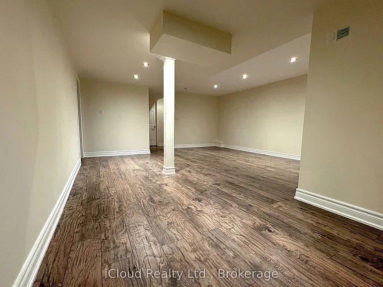 2466 Village Cmn — Photo 48