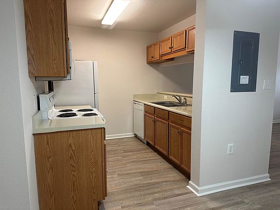 3rd image of 2738 W Tharpe St APT 1506