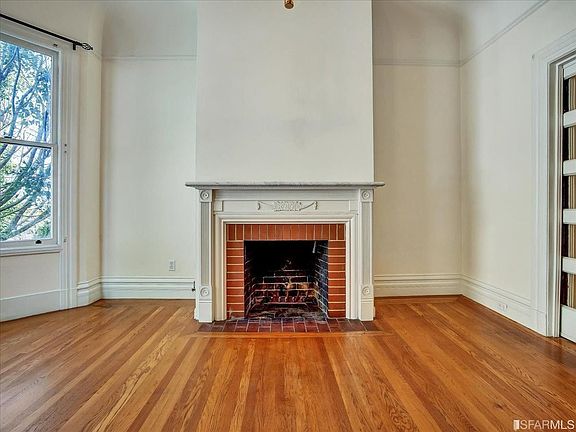 5th image of 975 Lombard St