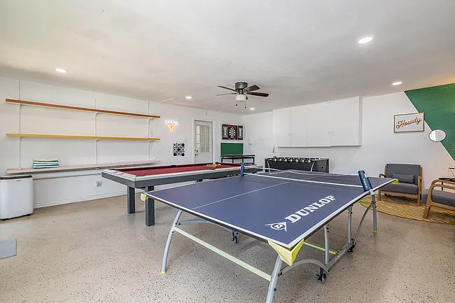 2404 Crestview Cir — Photo 26
