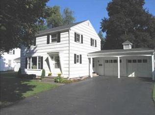 210 Wyndham Rd, Irondequoit, NY 14609