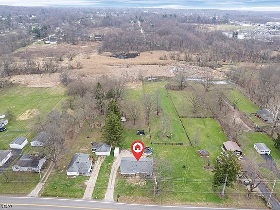 3rd image of 170 N Thomas Rd