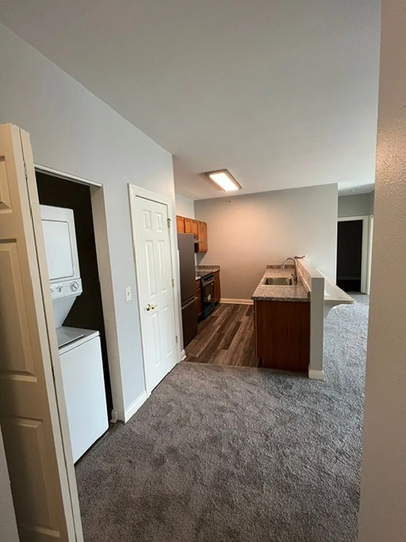 Uptown Brass Apartments — Photo 3