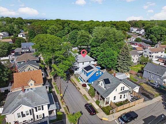4th image of 75 Alden St