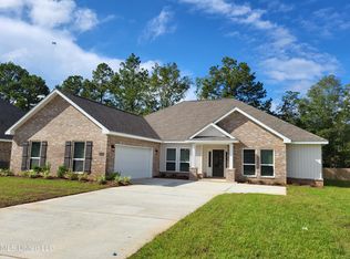 15725 Poydras Cir, Biloxi, MS 39532