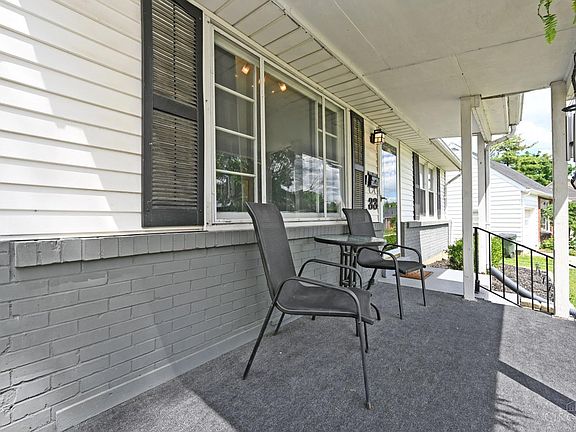 4th image of 33 Beverly Dr