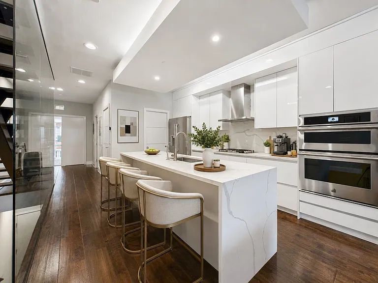 1514 Cambridge St — Photo 10