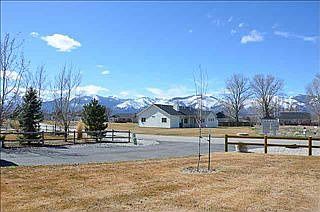 3rd image of 1054 Carolyns Ln