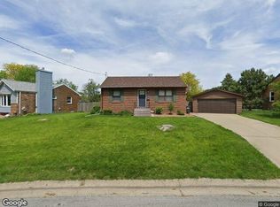 6111 Francis Ave, Des Moines, IA 50322