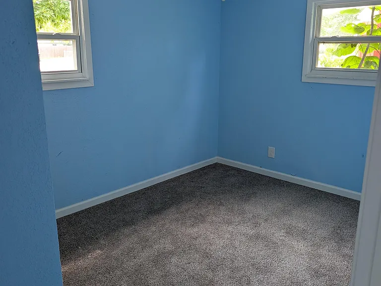 3221 S Millwood Ave — Photo 4