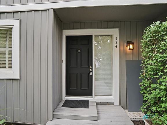4th image of 124 Twin Lakes Dr
