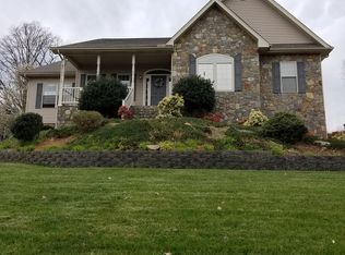 203 Michaels Ridge Blvd, Johnson City, TN 37615