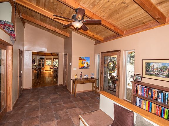 4th image of 136 Placitas Dr