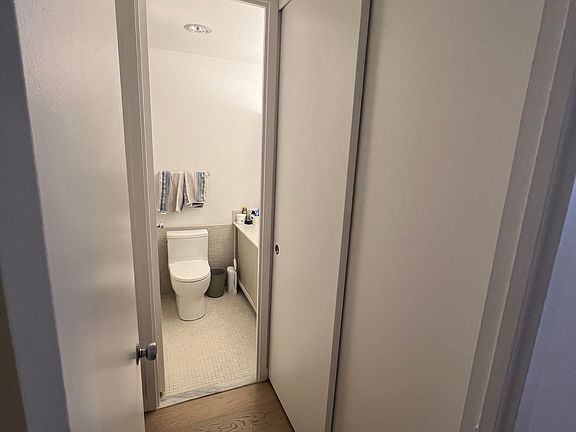 3rd image of 2400 N Lakeview Ave APT 1016