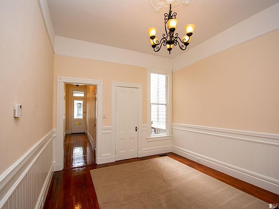 5th image of 504 Oak St