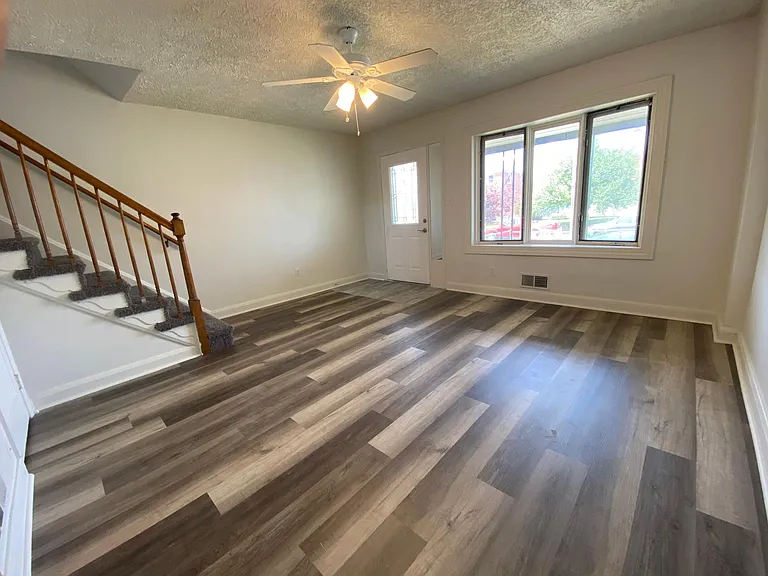 446 Grovethorn Rd — Photo 5