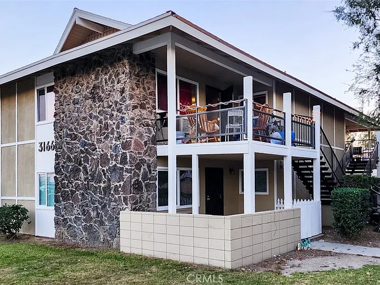 3166 Pearl Dr — Photo 1