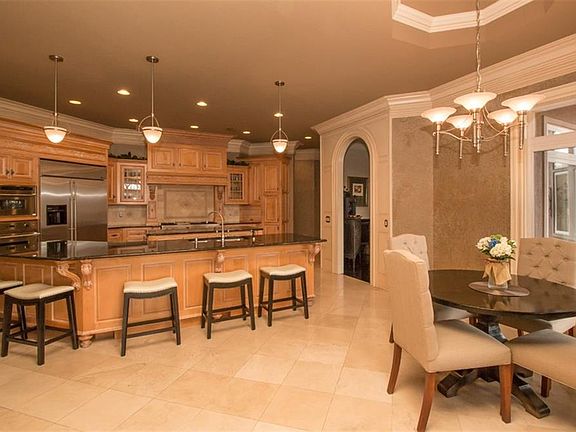 5th image of 4 Beau Chene Ln