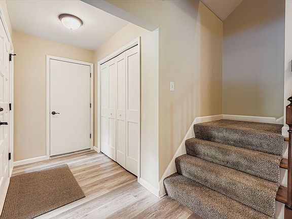 3rd image of 3900 Hillcrest Way