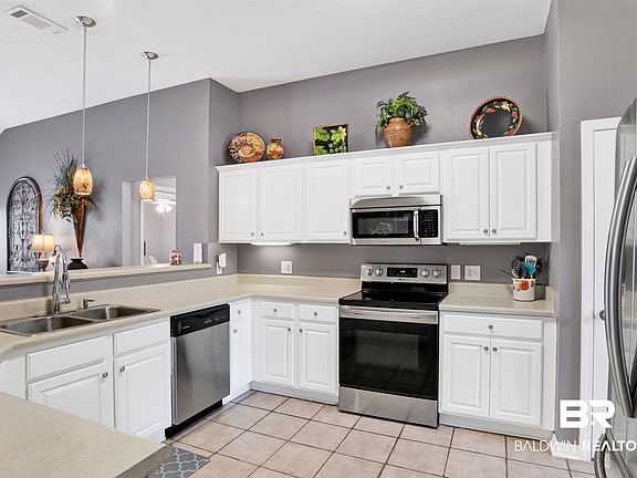 5th image of 29153 Canterbury Rd