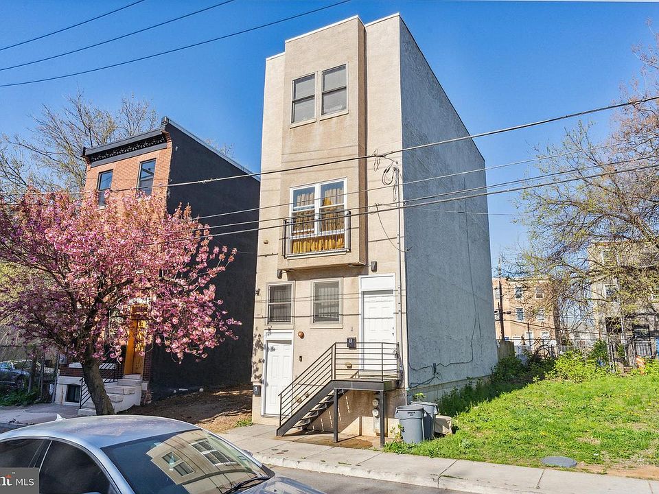 1st image of 2034 N Woodstock St #1