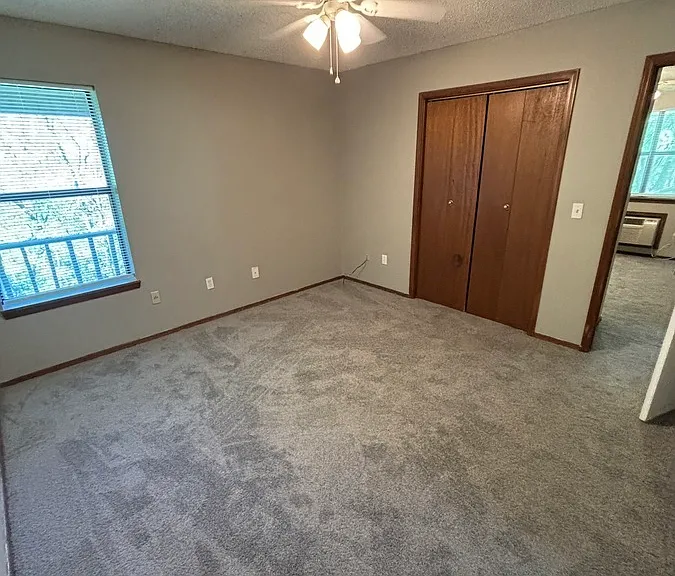 1390 W Wedington Dr #12 — Photo 7