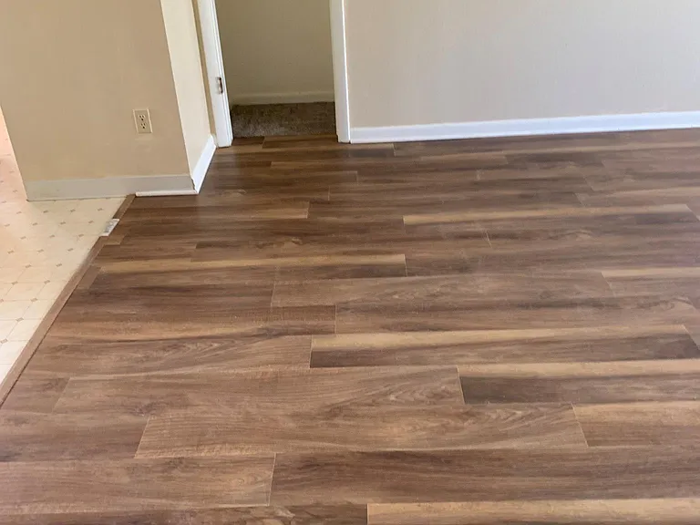 331 W Willox Ln — Photo 4