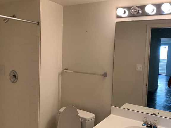5th image of 14761 Links Pond Cir