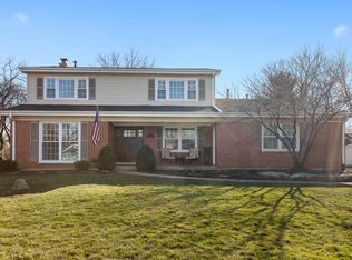 1560 Waldorth Ct, Wheaton, IL 60189