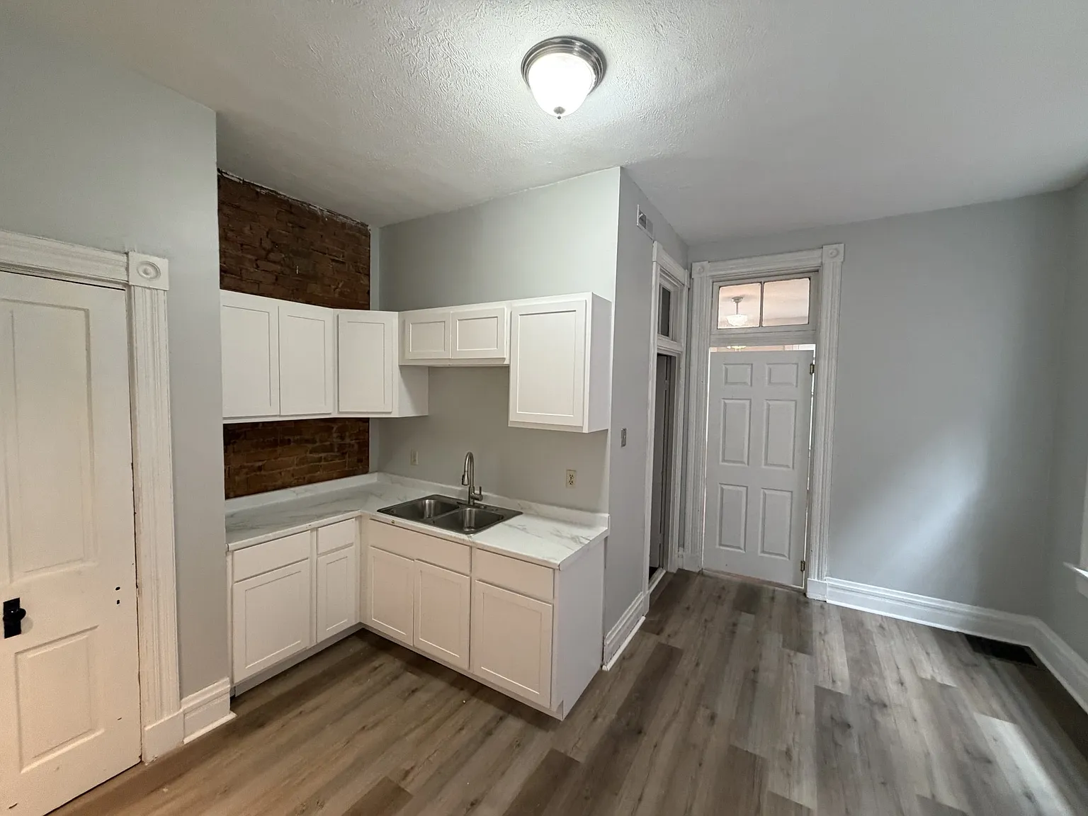 Studio, 500 sqft, $850 — Photo 3