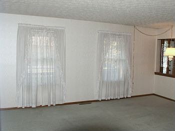 4th image of 247 Woodbridge Pl