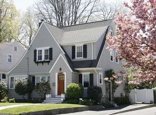 16 Roosevelt St, Norwalk, CT 06851